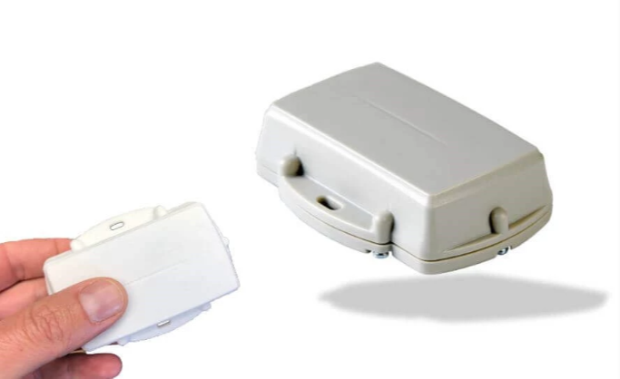 photo of a gocodes gps tracker