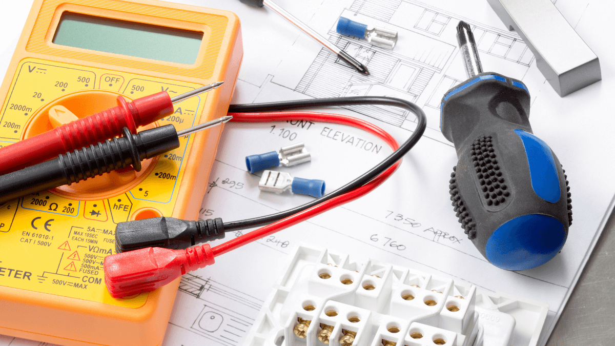 Electrician vs Plumber: Which Career is Right for You in 2024? - Ultimate  Electrician's Guide