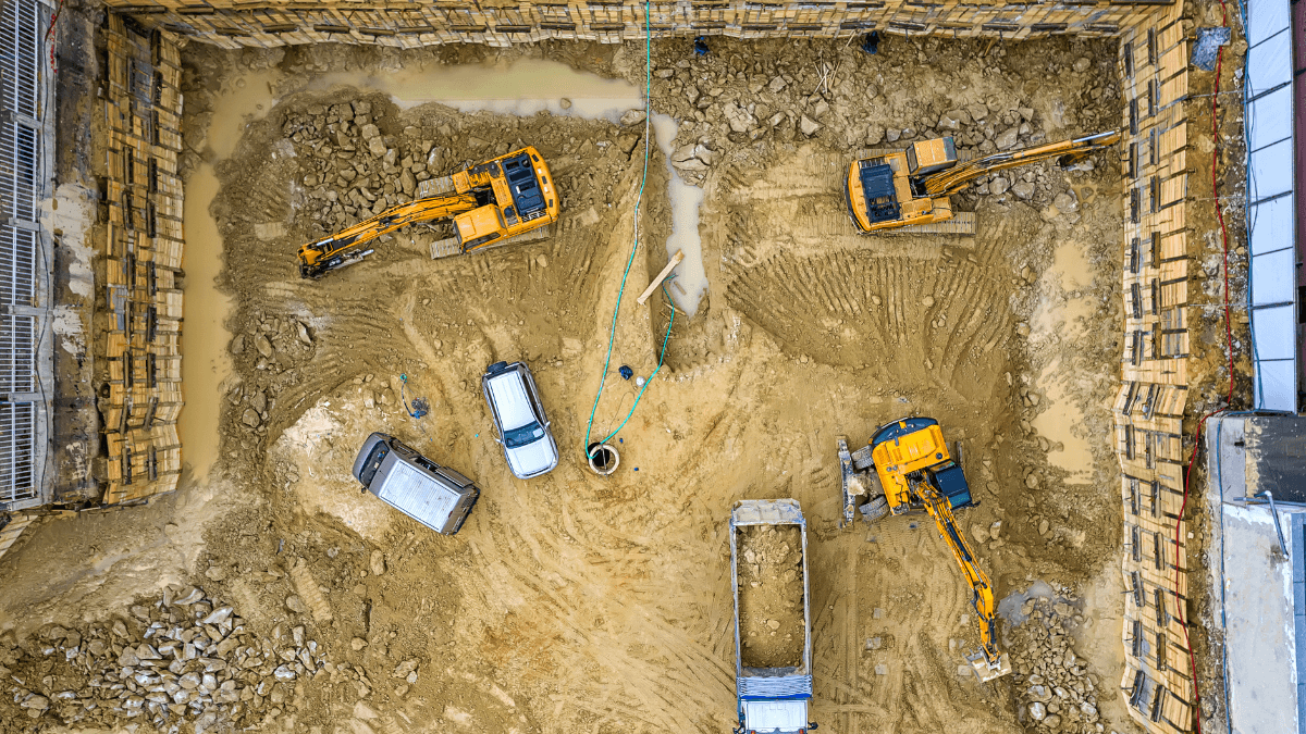 6 Reasons Why You Need to Track Your Construction Equipment